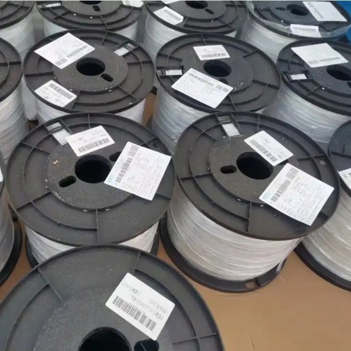 Cable FTTH mono-modo indoor drop 1-12 Core para conexão sem costura