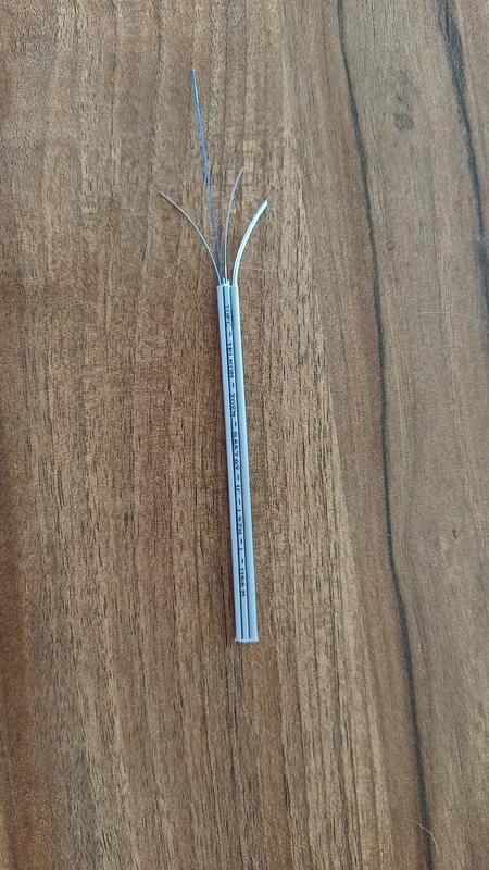 Cable de saída azul para instalação em redes FTTH