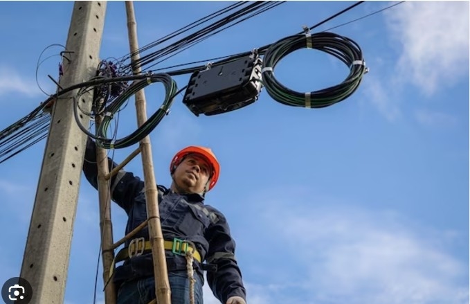 Cable de queda FTTH auto-sustentável de forma de arco com 4 núcleos para comunicação telefônica