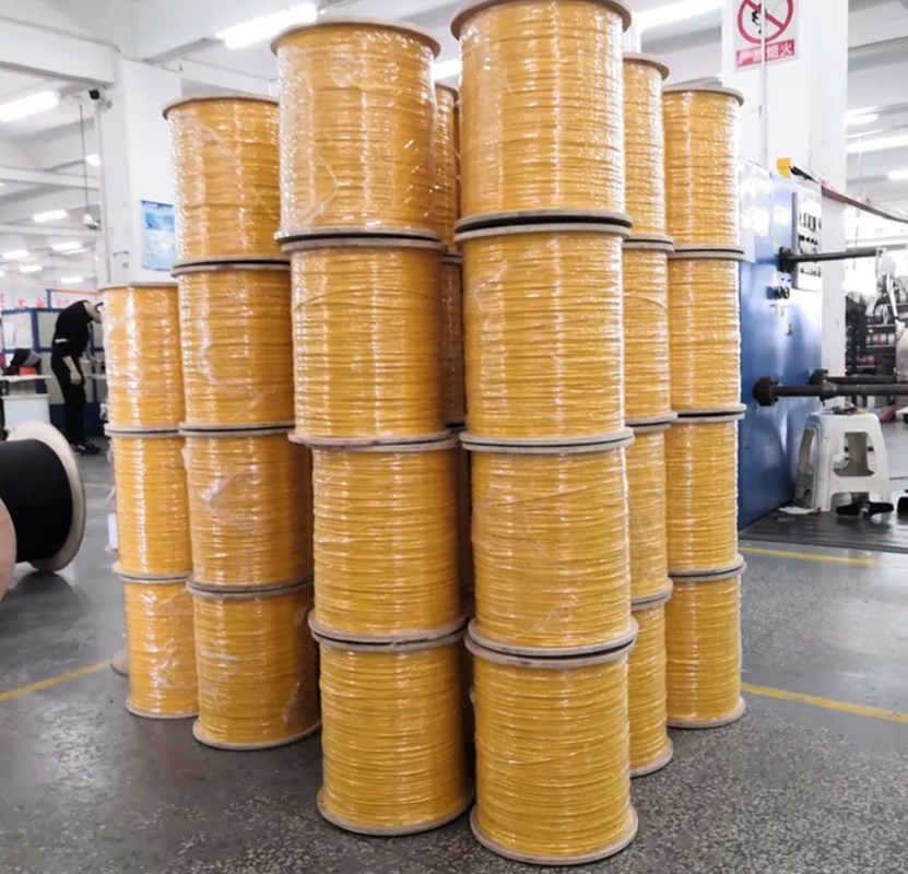 Cabos de fibra óptica de interior de modo único/multi-modo com filamento de resistência de fio de aramida e material de bainha interna de PVC/LSZH