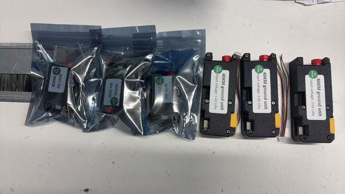 Material do casaco de revestimento confidencial FPV Quadcopter Drone 25km/rol Internal To External Wiring FC Connector Type For High Tensile Strength