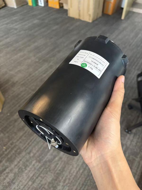 Drone Quadcopter FPV com alcance de 30km/rolo, tipo de cabo G657A2 e temperatura de operação de -20°C a +60°C