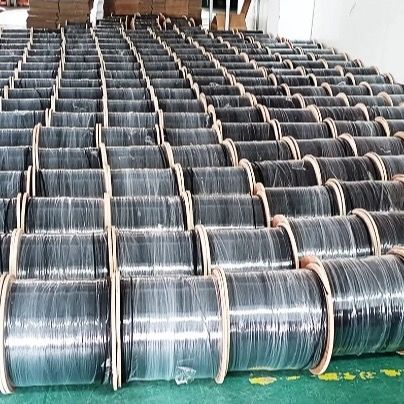 Cabo óptico FTTH de mensageiro preto, 4 núcleos, usado para construção de comunicação